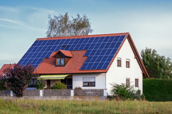 Painéis Solares para Casas Sustentáveis: Eficiência e Instalação